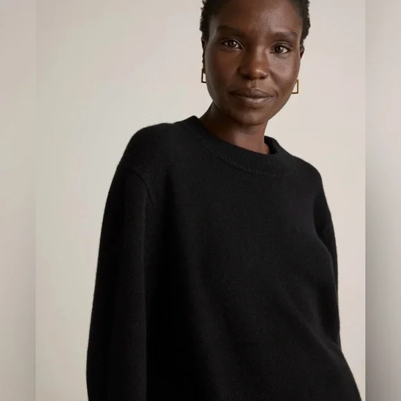 NWOT! | QUINCE Women's Mongolian Cashmere Oversized Crewneck Sweater Black Small - Picture 2 of 11